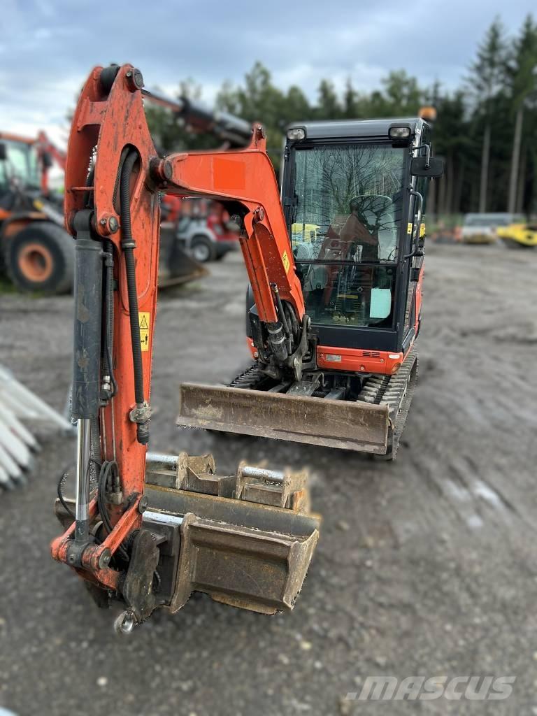 Kubota KX 027 Mini kotrók < 7t