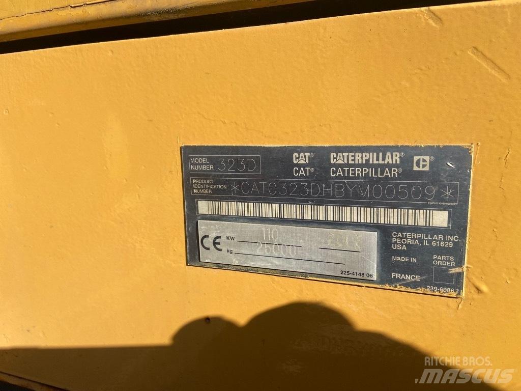 CAT 323 D Lánctalpas kotrók