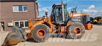 Hitachi ZW 220 Gumikerekes homlokrakodók