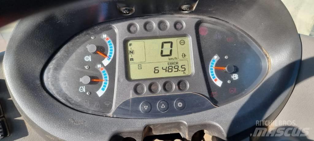 Hitachi ZW 220 Gumikerekes homlokrakodók