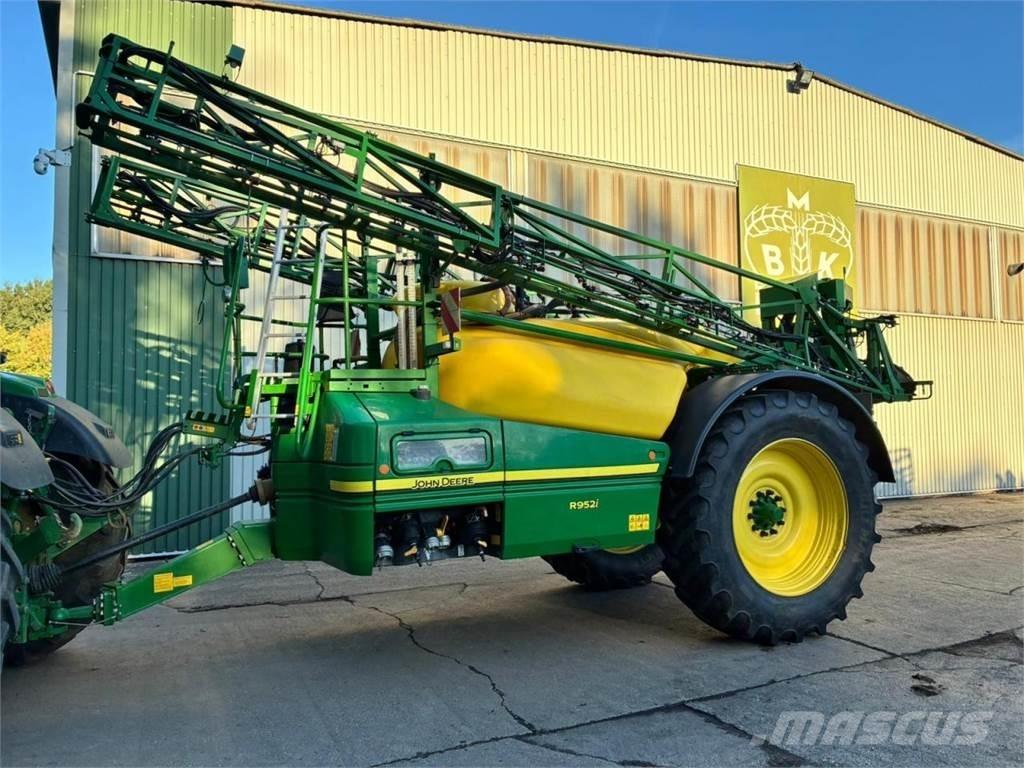 John Deere R952i Vontatott trágyaszórók