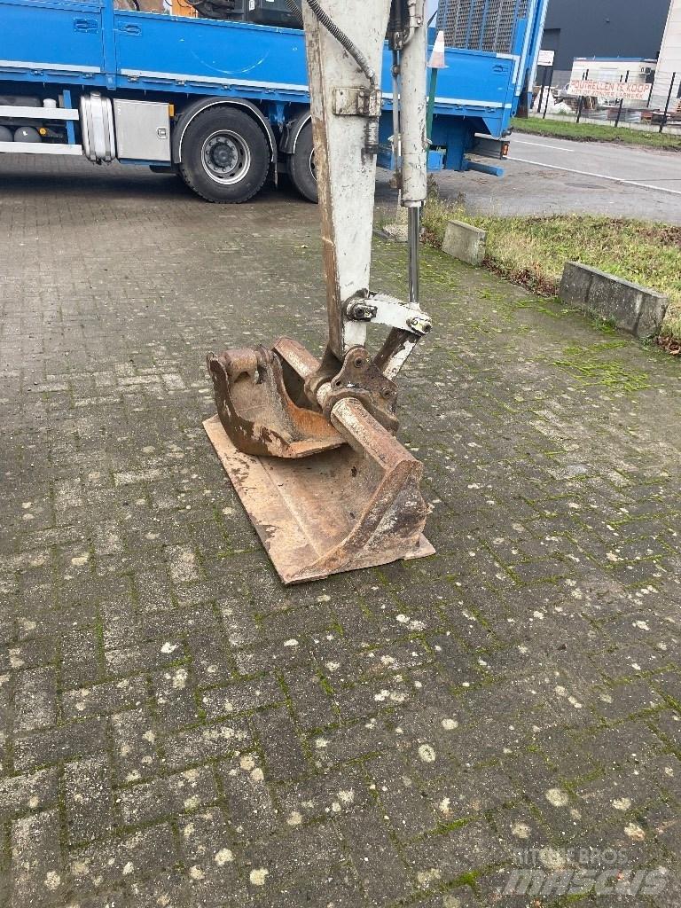 Takeuchi TB 235 Mini kotrók < 7t