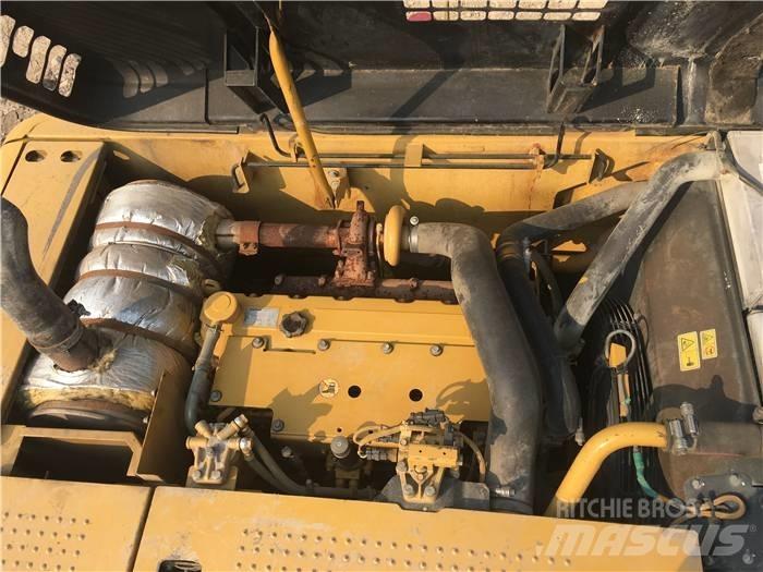 CAT 320 D Lánctalpas kotrók
