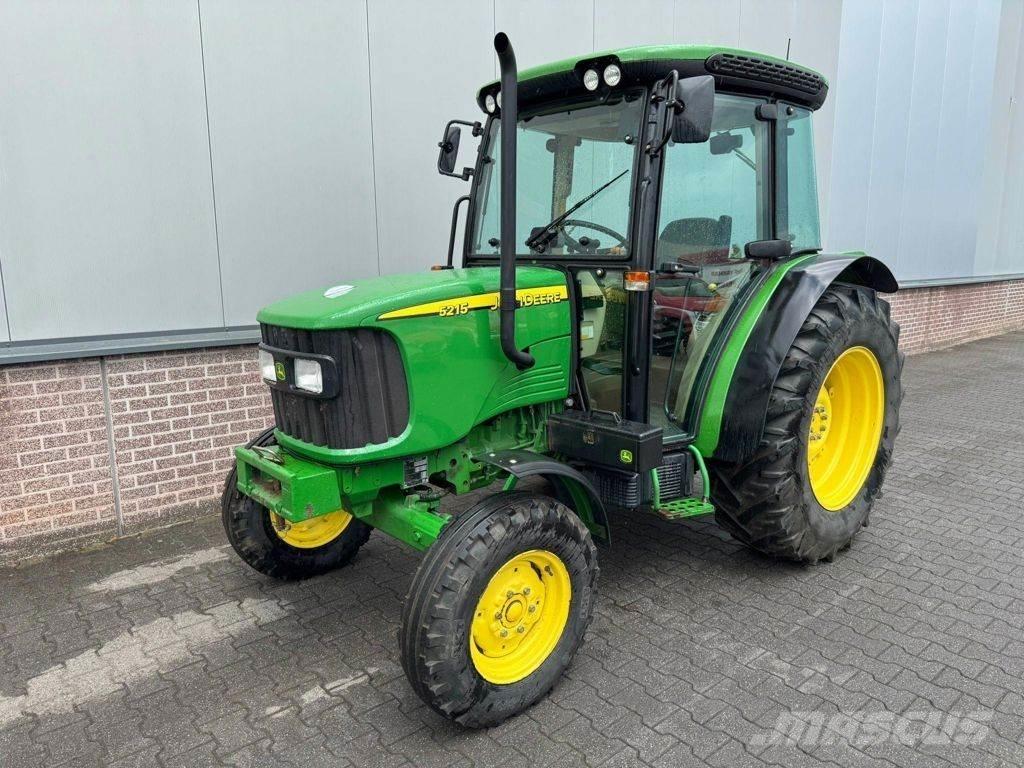 John Deere 5215 Kistehergépjárművek