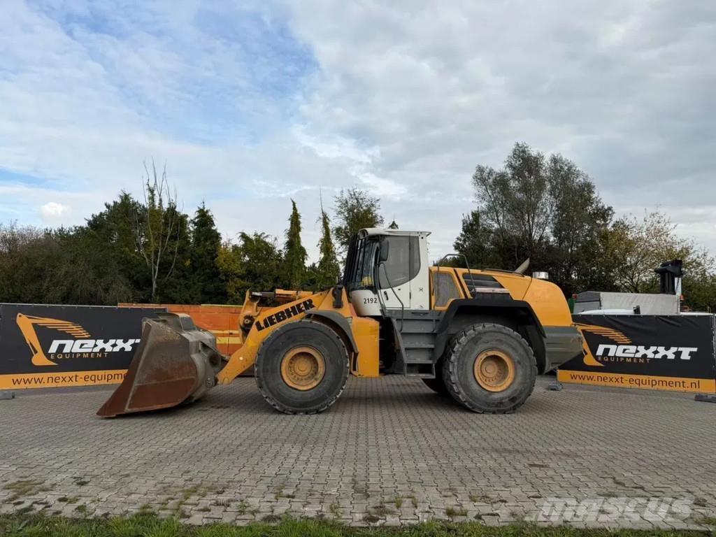 Liebherr L576 Gumikerekes homlokrakodók