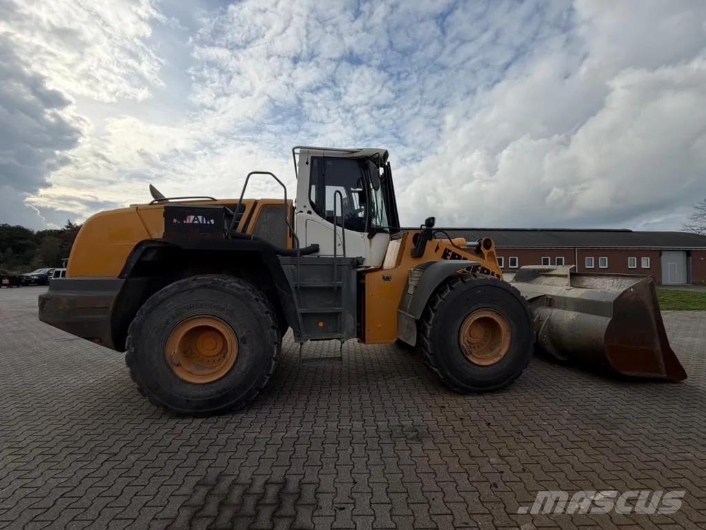Liebherr L576 Gumikerekes homlokrakodók