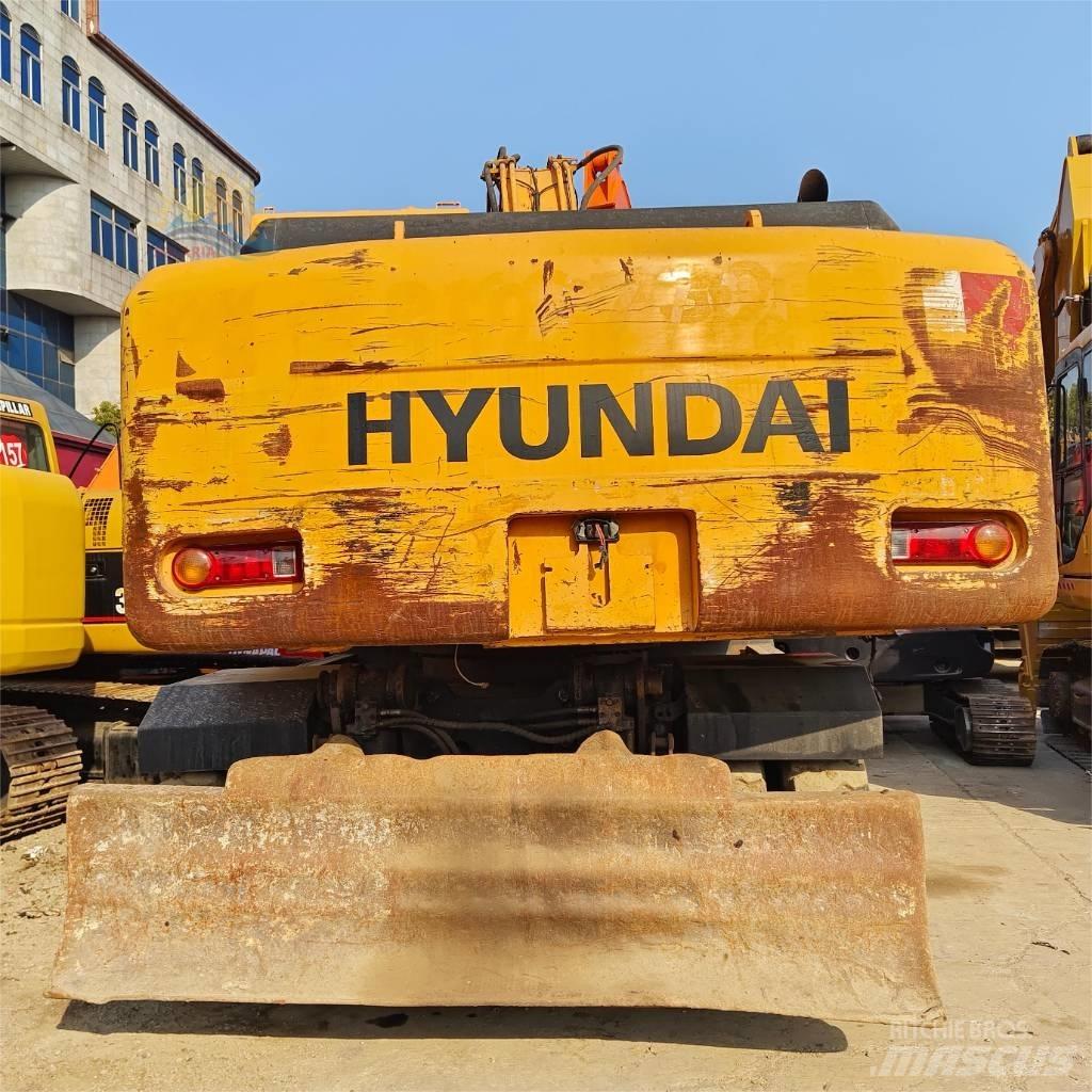 Hyundai R210W-7 Gumikerekes kotrók