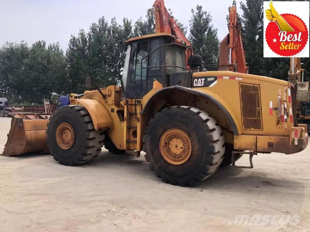 CAT 980 H Gumikerekes homlokrakodók