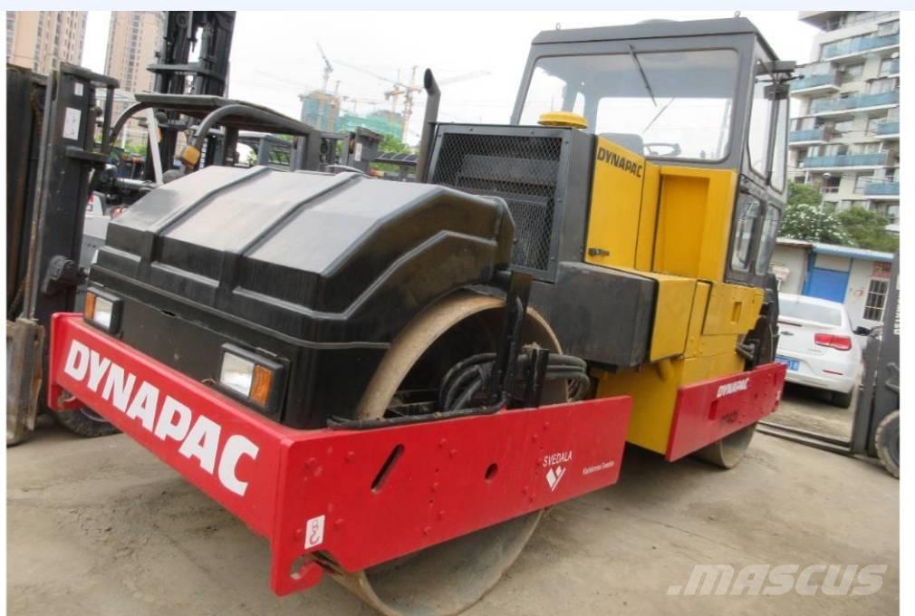 Dynapac CC 421 Ikerdobos hengerek