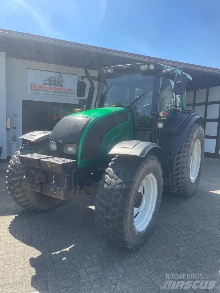 Valtra N 141 Traktorok