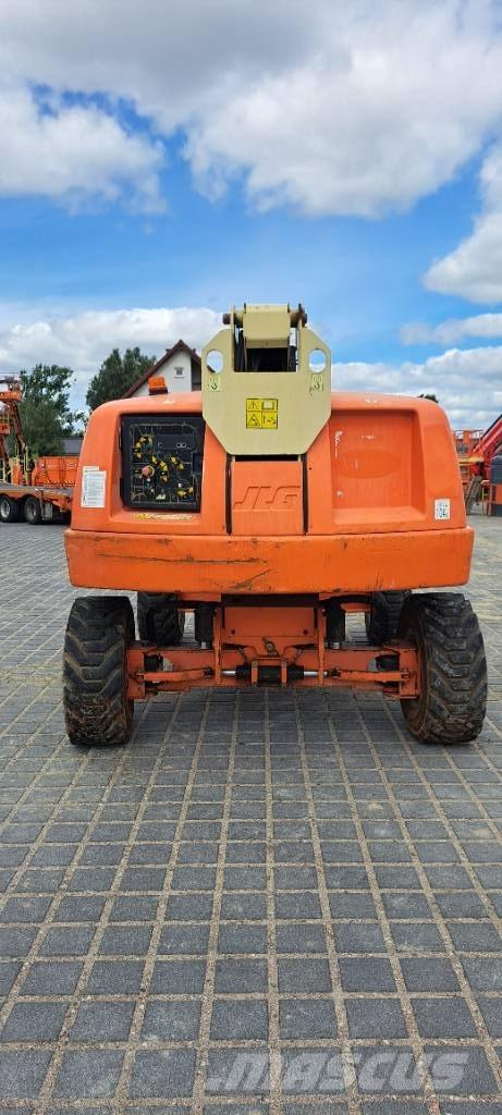 JLG 600AJ Karos emelők