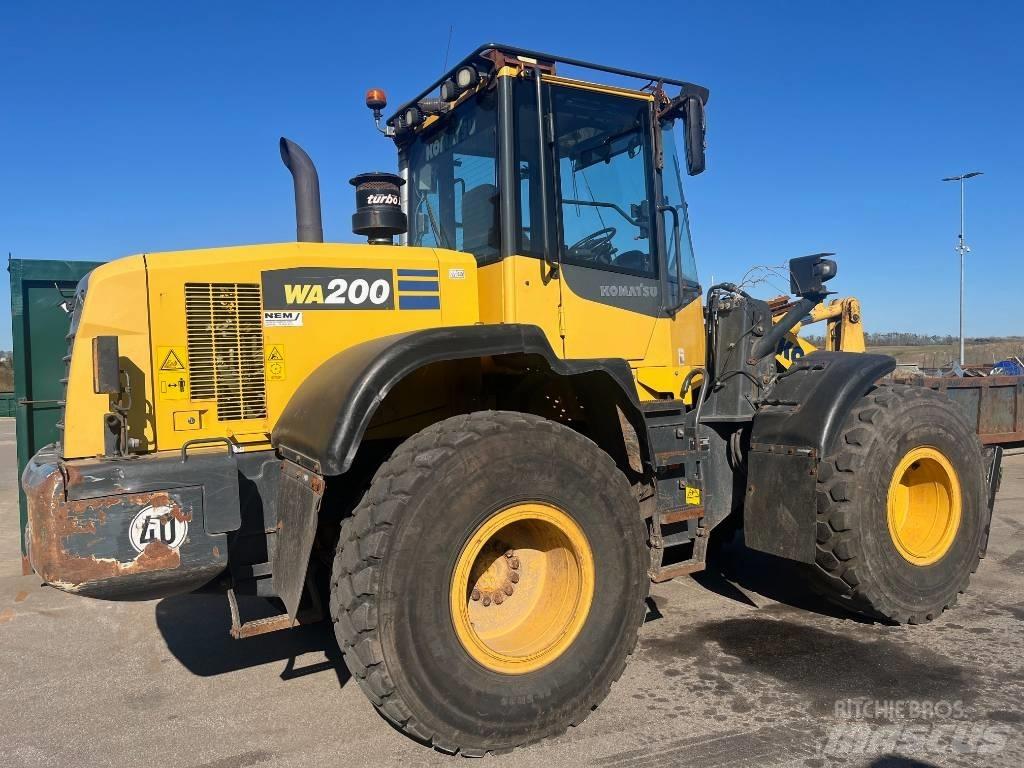 Komatsu WA 200-7 Lánctalpas kotrók