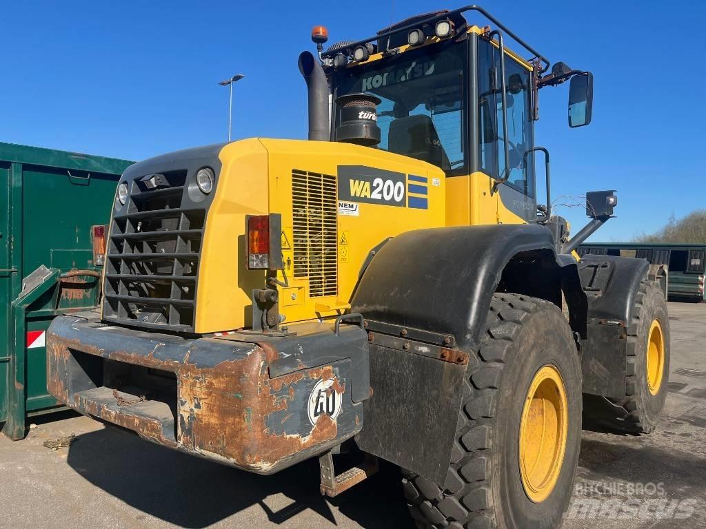 Komatsu WA 200-7 Lánctalpas kotrók