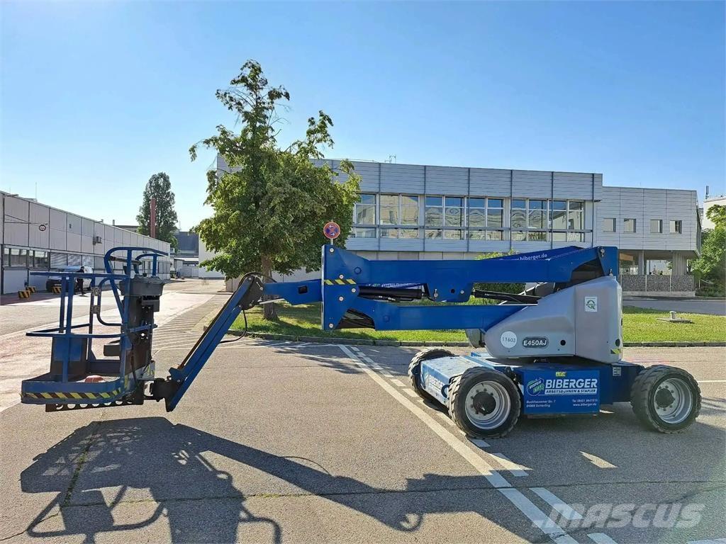 JLG E450AJ Karos emelők