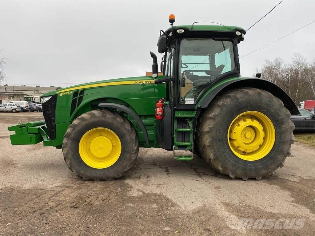John Deere 8370R Traktorok