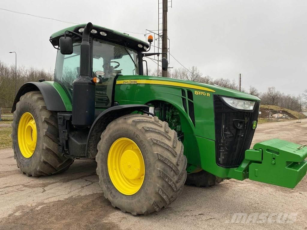 John Deere 8370R Traktorok