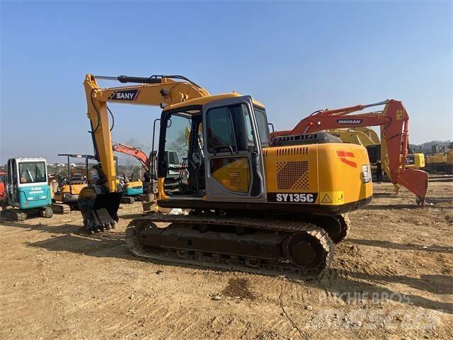 Sany SY135C Gumikerekes kotrók