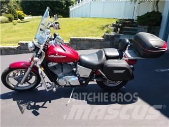 Honda VT1100 munkacsónakok/uszályok