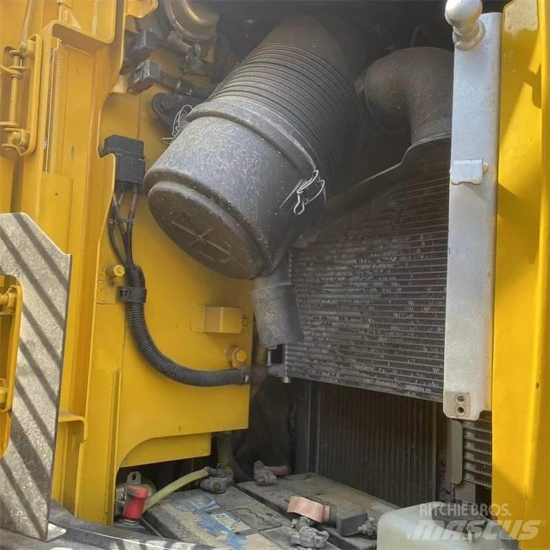 Komatsu PC 138 Lánctalpas kotrók