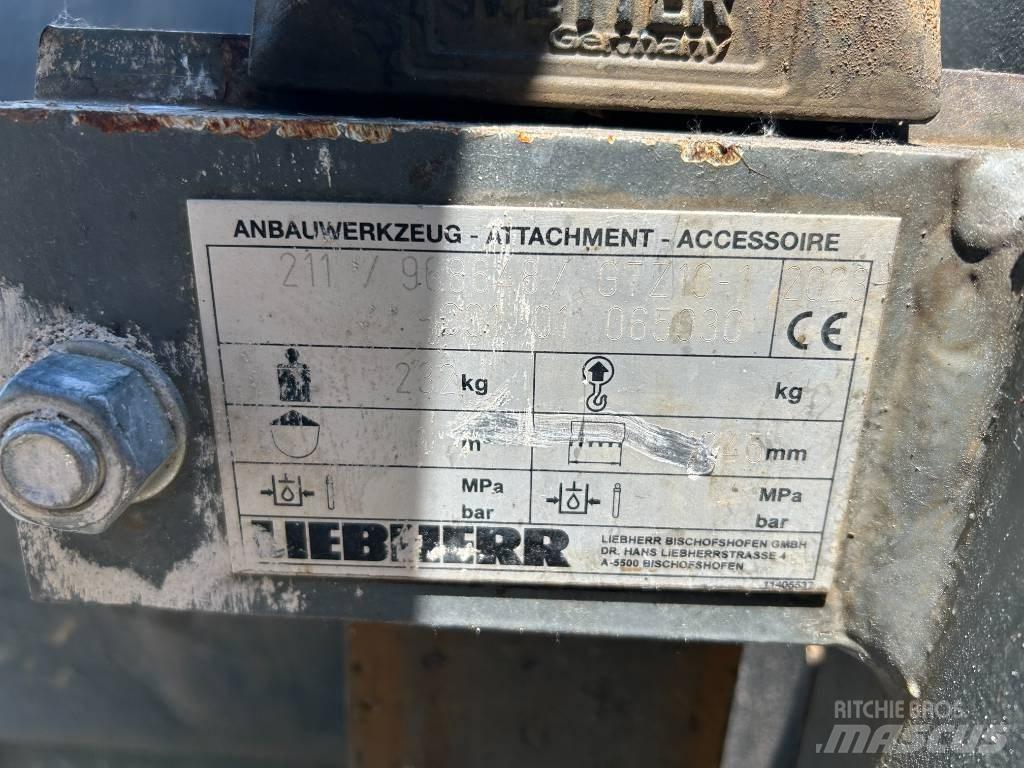 Liebherr L 506 Gumikerekes homlokrakodók