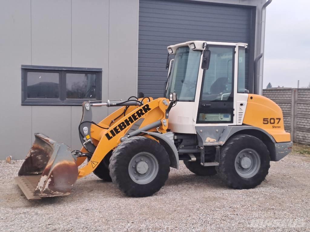 Liebherr 507 Gumikerekes homlokrakodók