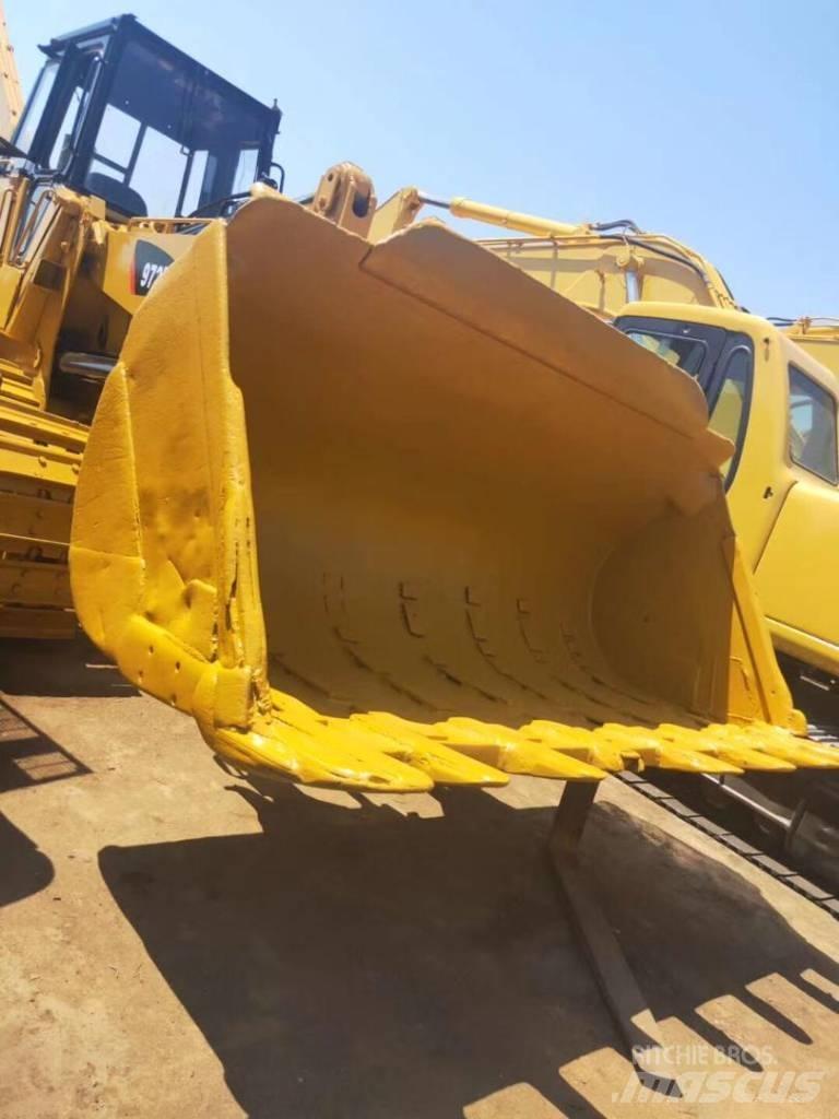 CAT 973 Lánctalpas homlokrakodók