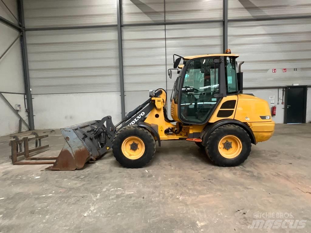 Volvo L 25 F Gumikerekes homlokrakodók
