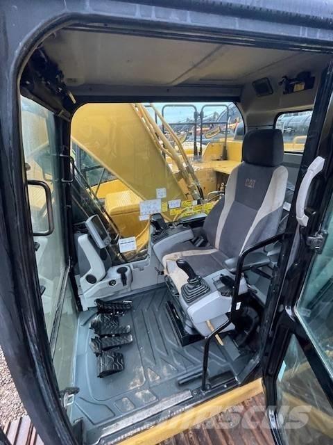 CAT 330FL Lánctalpas kotrók