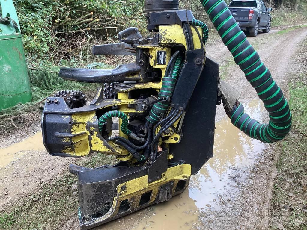 John Deere 1170 E Betakarítók