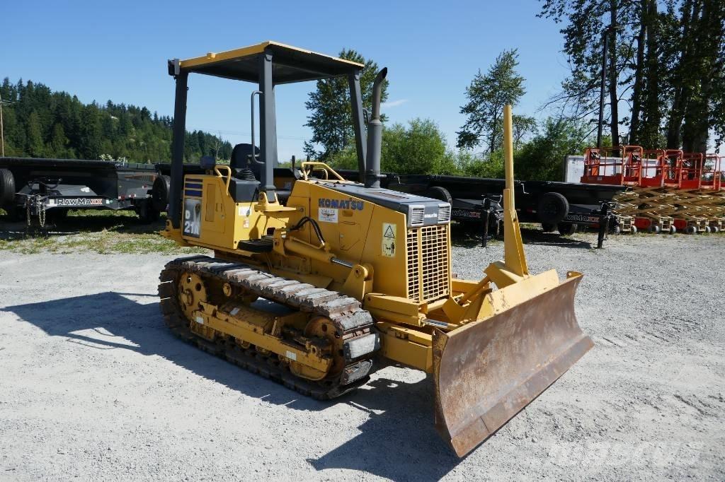 Komatsu D21A-8 lánctalpas dózerek