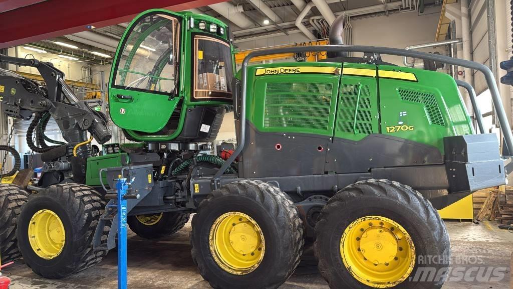 John Deere 1270 G Betakarítók