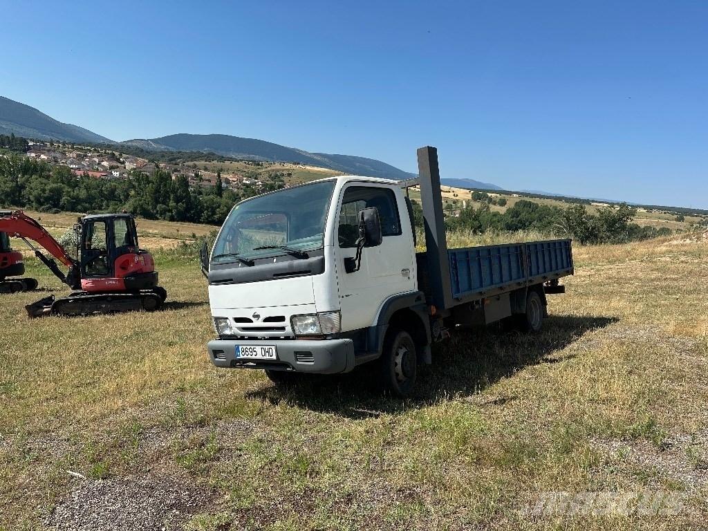 Nissan CABSTAR 35.13 Pótkocsira szerelt emelők és állványok