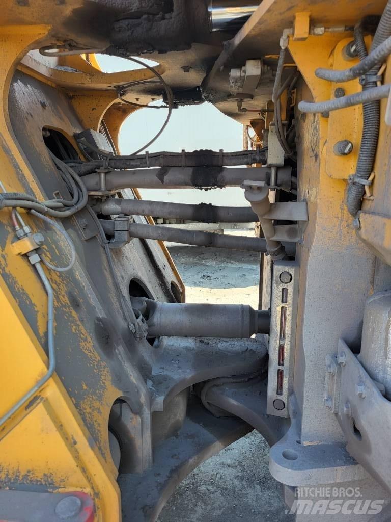 Volvo L 250 H Gumikerekes homlokrakodók