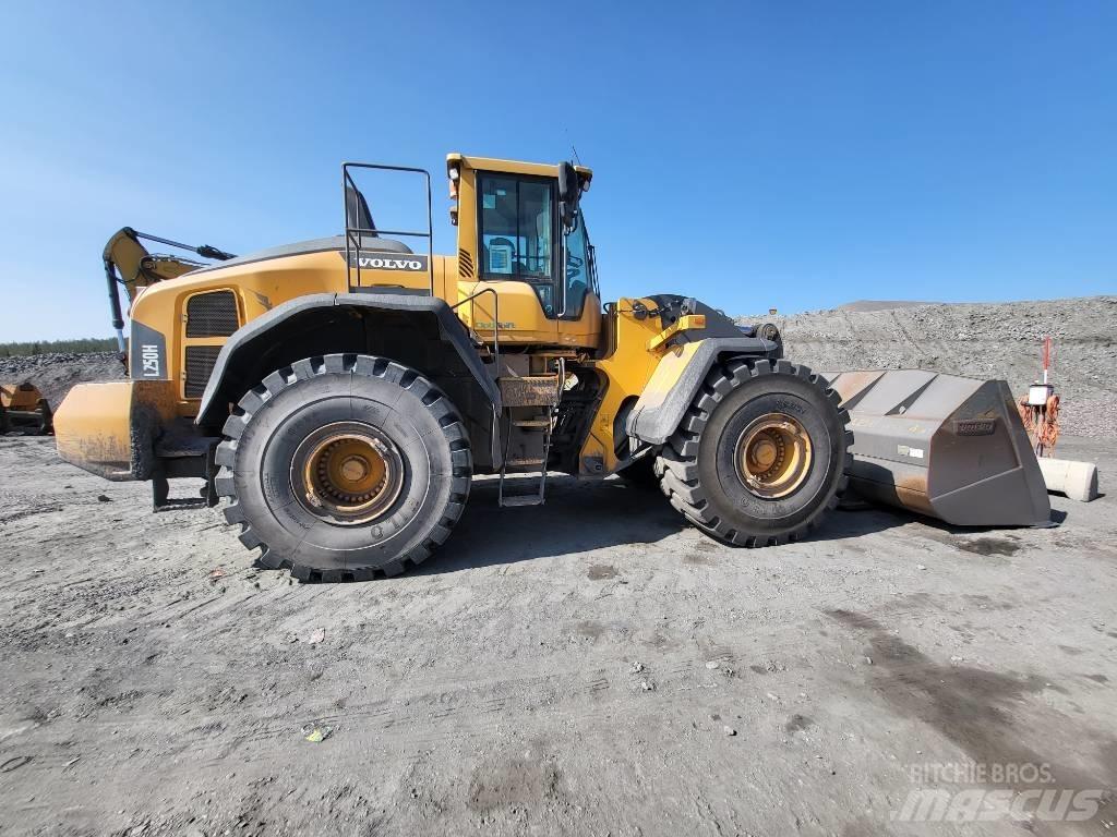 Volvo L 250 H Gumikerekes homlokrakodók