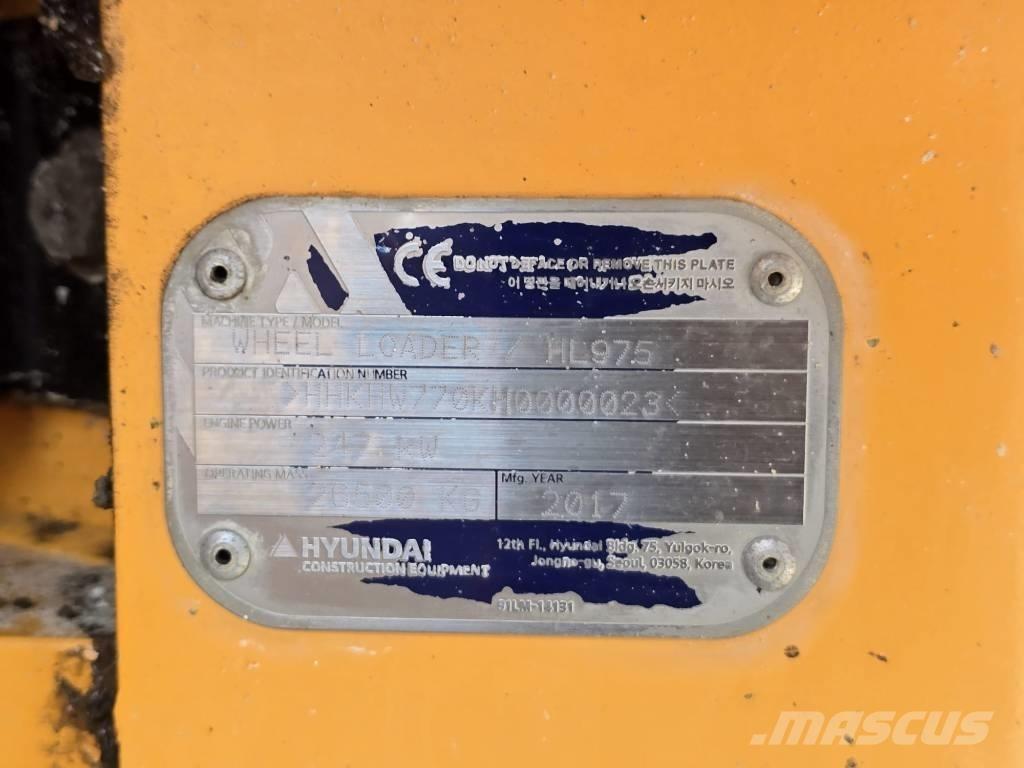 Hyundai HL 975 Gumikerekes homlokrakodók