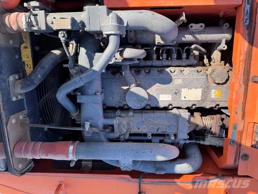 Doosan DX 140 LC-3 Lánctalpas kotrók