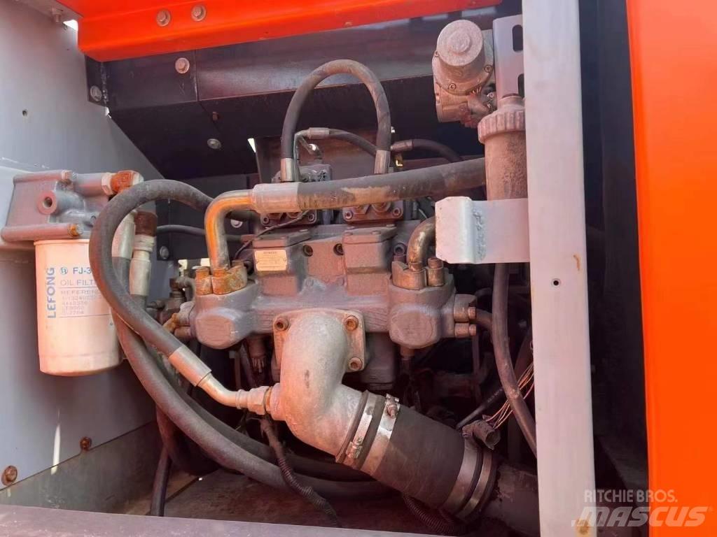 Hitachi zaxis240 Lánctalpas kotrók