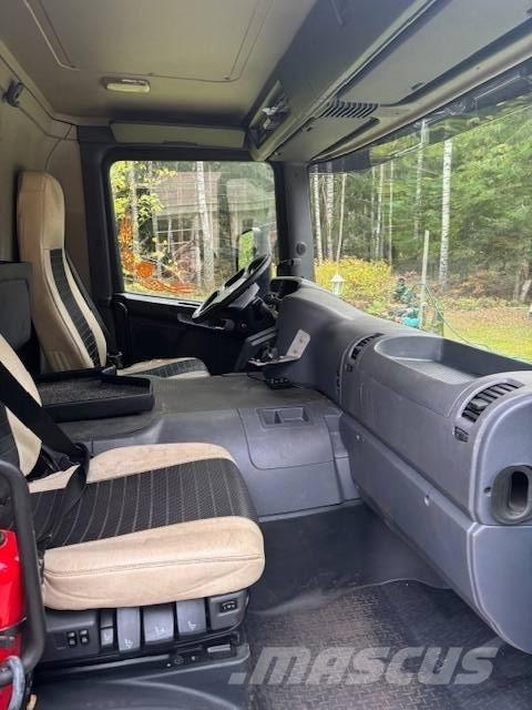 Scania P 230 Dobozos teherautók