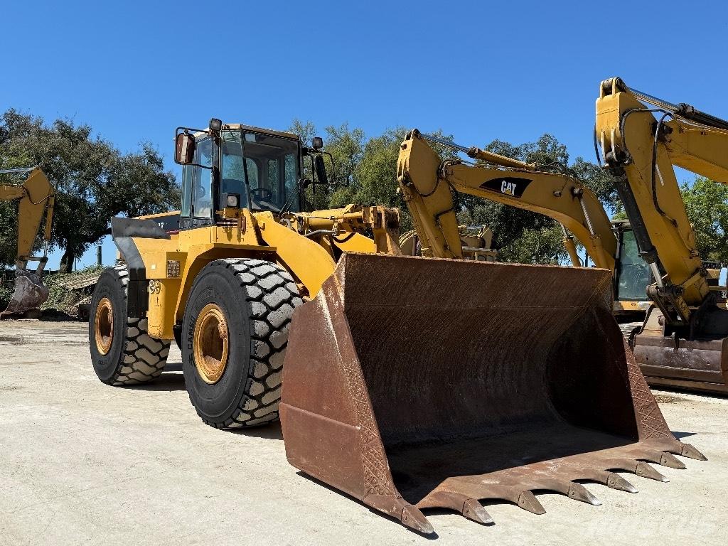 CAT 970 F Gumikerekes homlokrakodók