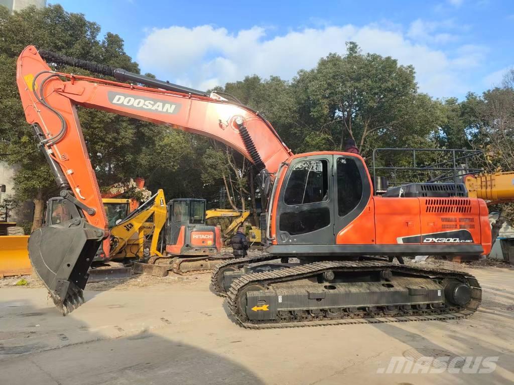Doosan DX 300 LC Lánctalpas kotrók
