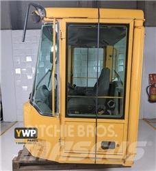 Volvo L 180 E Cab Vezetőfülke és belső tartozékok