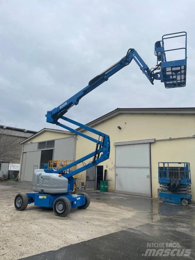 Genie Z 45/25 DC Karos emelők