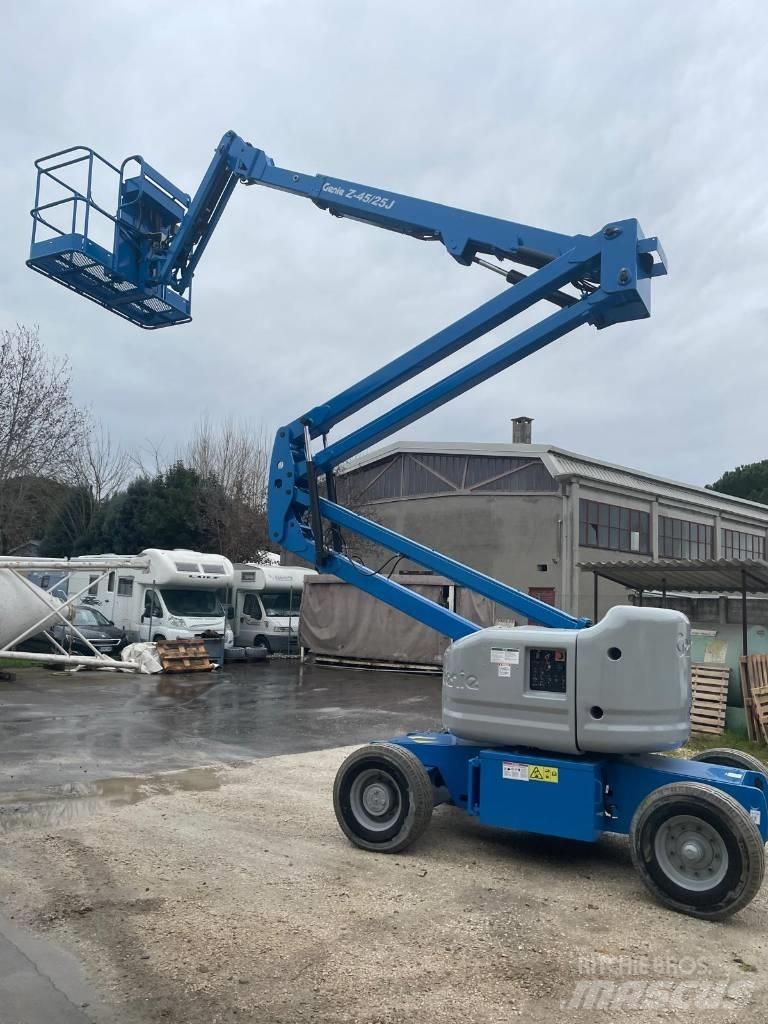 Genie Z 45/25 DC Karos emelők