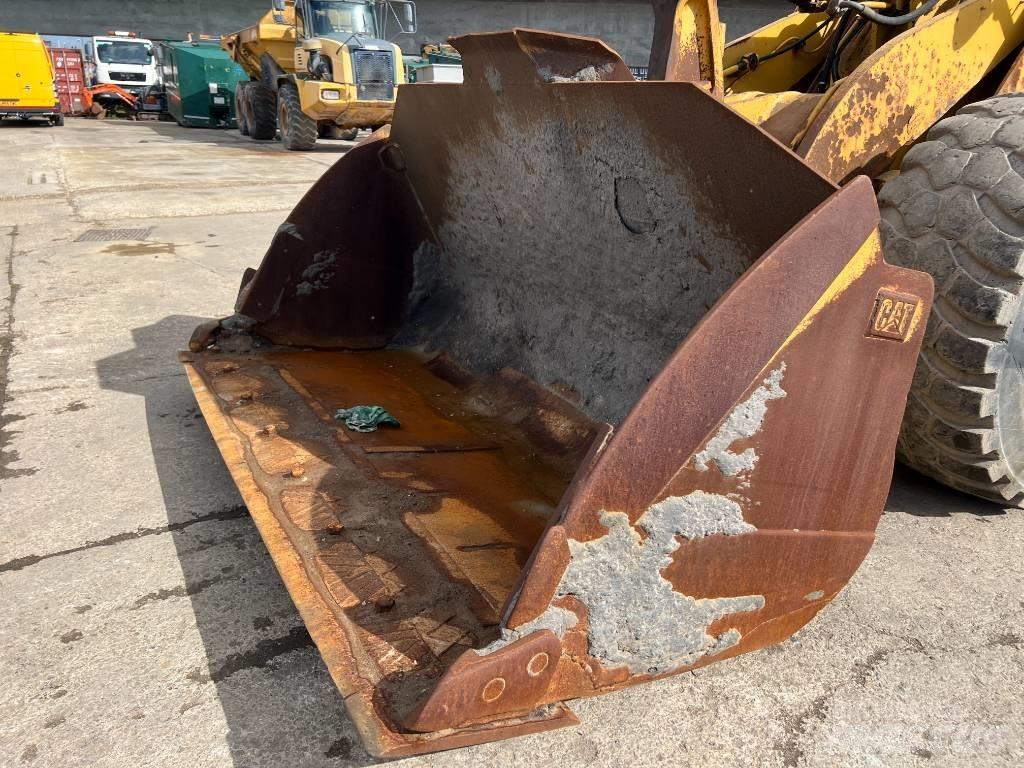 CAT 966 H Gumikerekes homlokrakodók