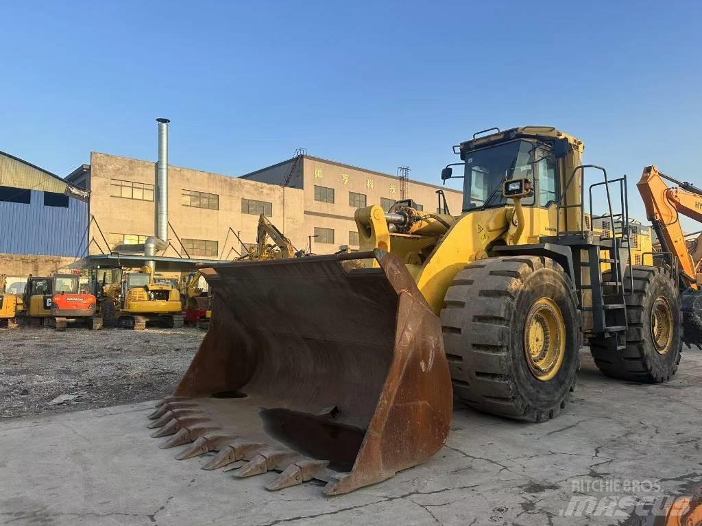 Komatsu WA 600 Gumikerekes homlokrakodók