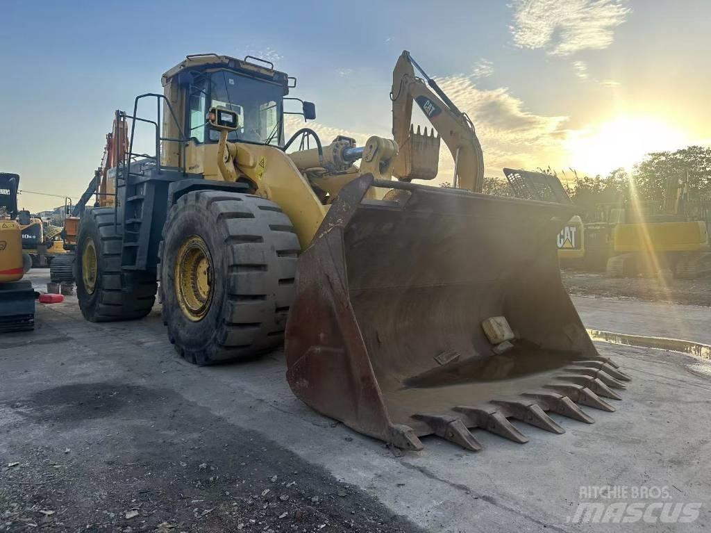 Komatsu WA 600 Gumikerekes homlokrakodók
