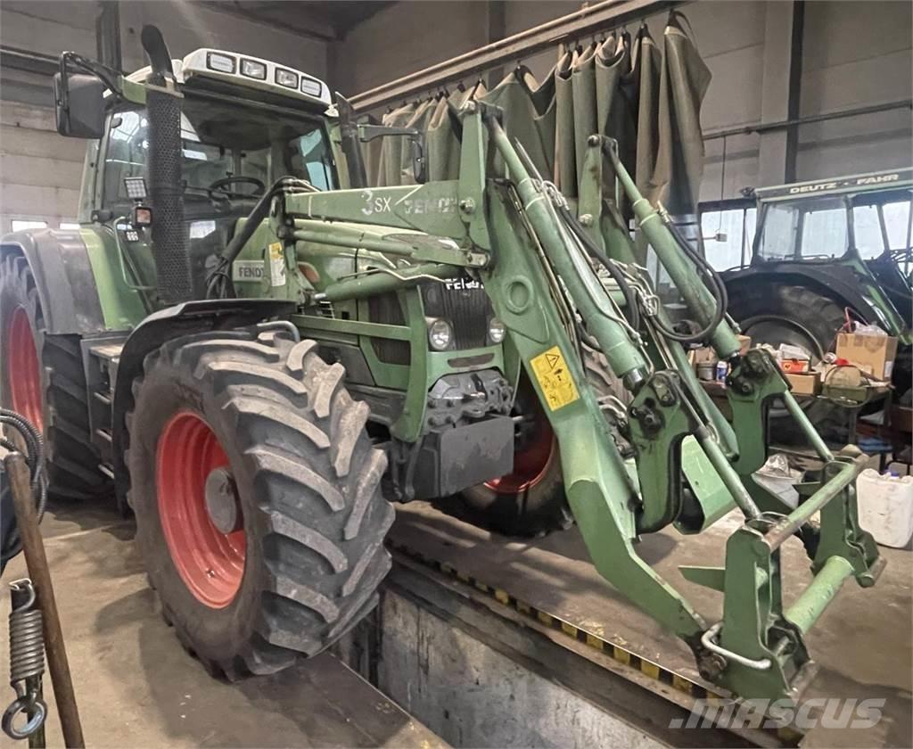 Fendt 820 Vario Traktorok