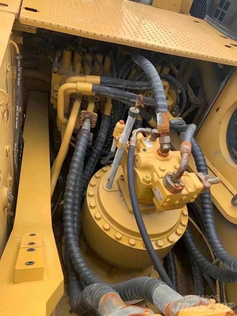 CAT 336 D Hosszú gém kotrók
