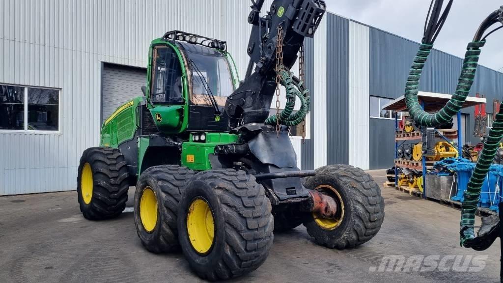 John Deere 1270 G Betakarítók