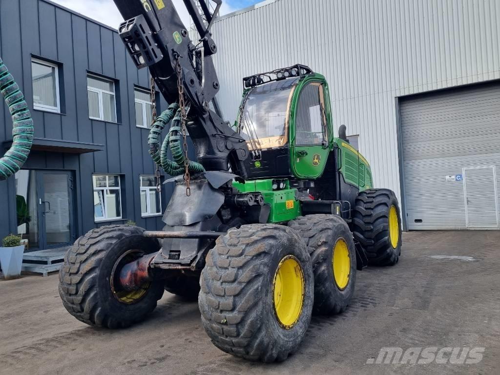 John Deere 1270 G Betakarítók